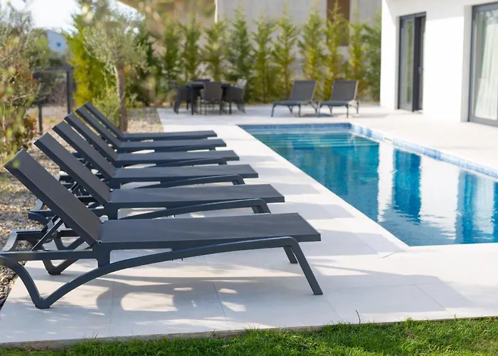 فيلة Sensei Linardići