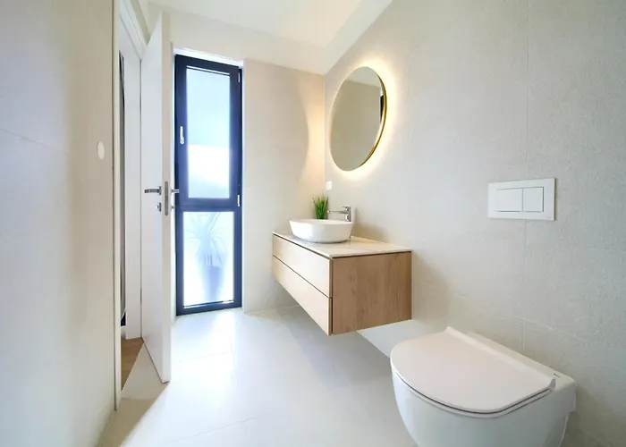 Sensei فيلة Linardići